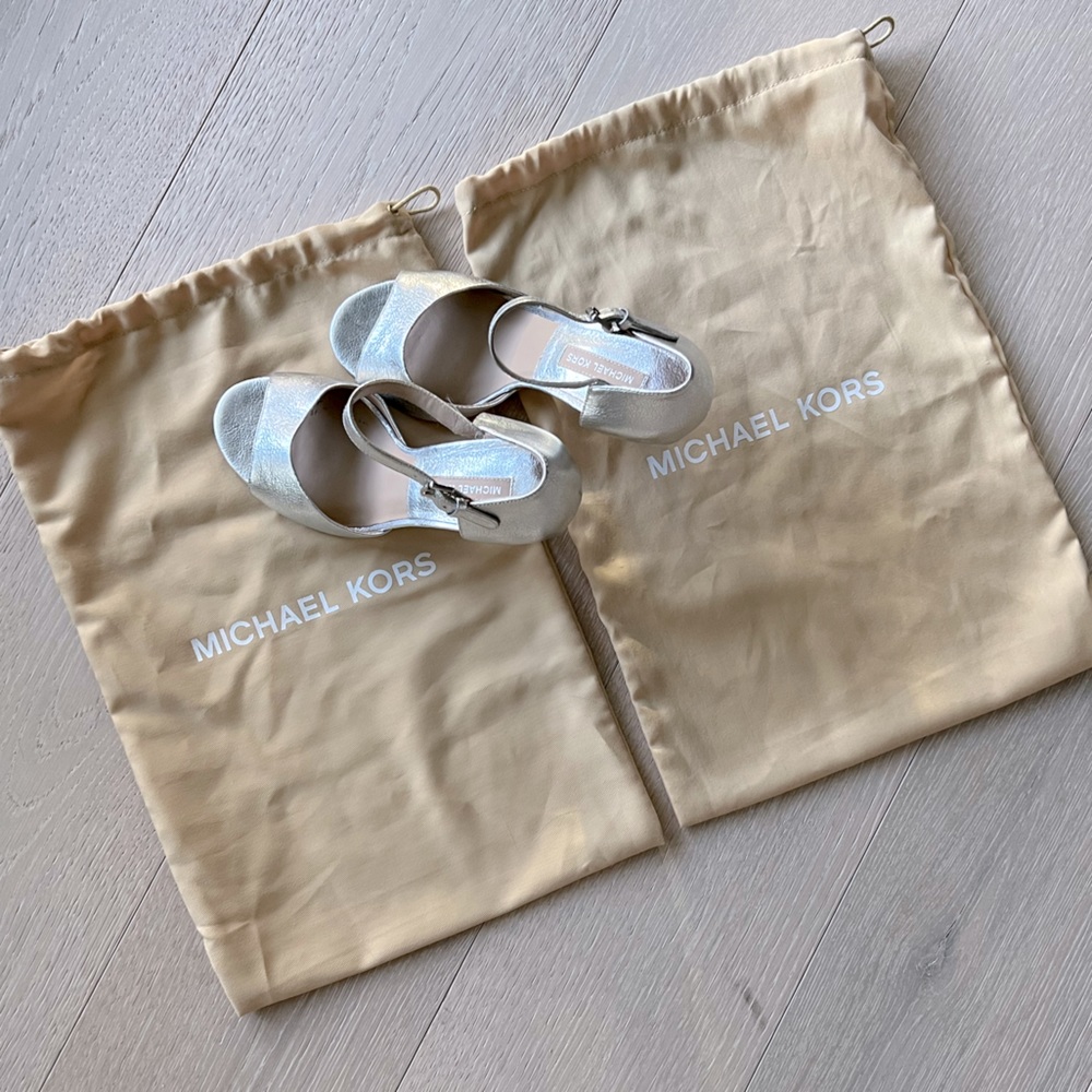 Michael Kors Metallic Silver Leather Heeled Sandals 🎉Host Pick🎉 - Picture 5 of 14